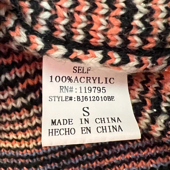 Geometric‎ Button Cardigan - Picture 6 of 8